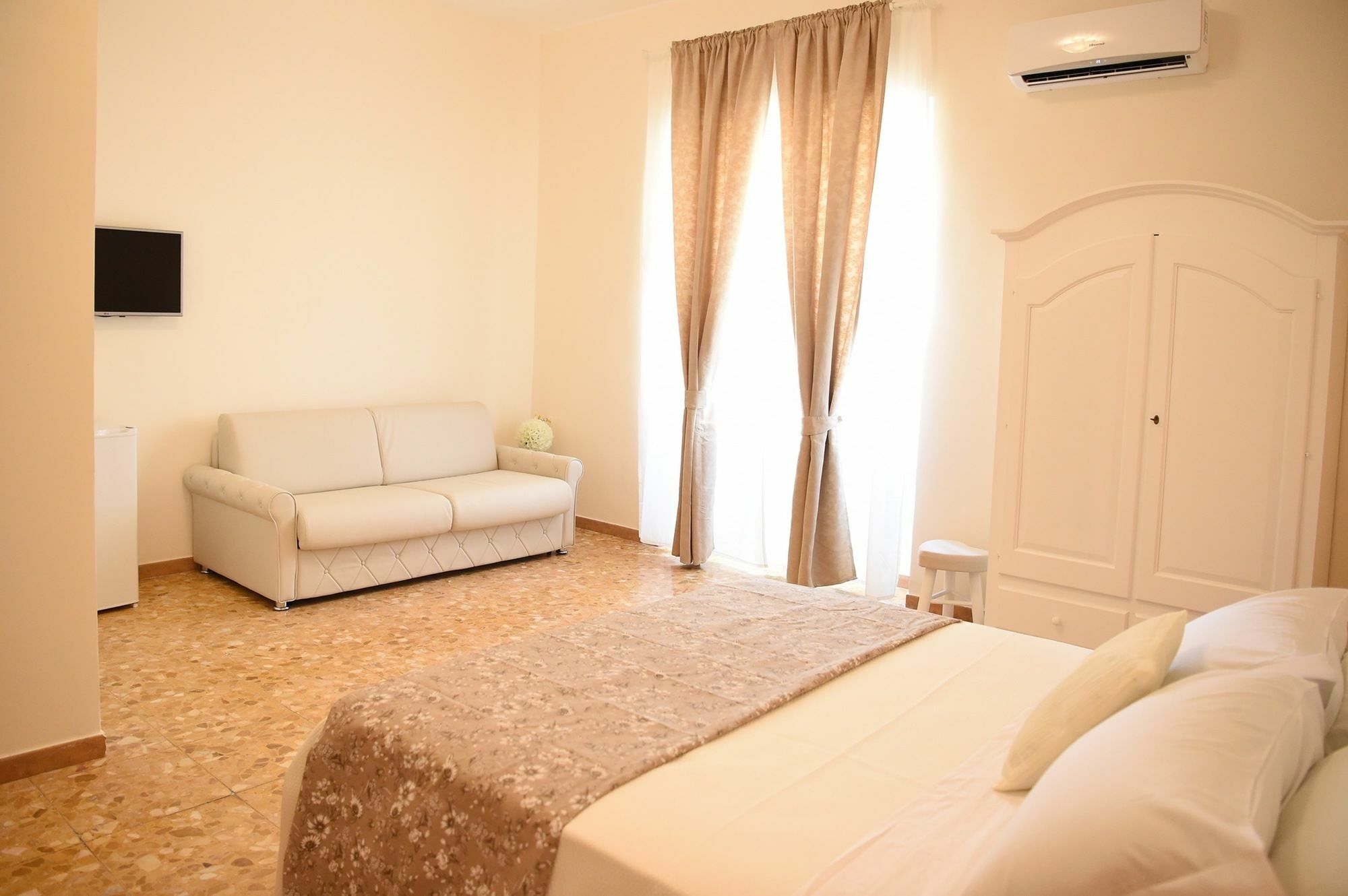 B&B Bonnes Suites Naples Luaran gambar